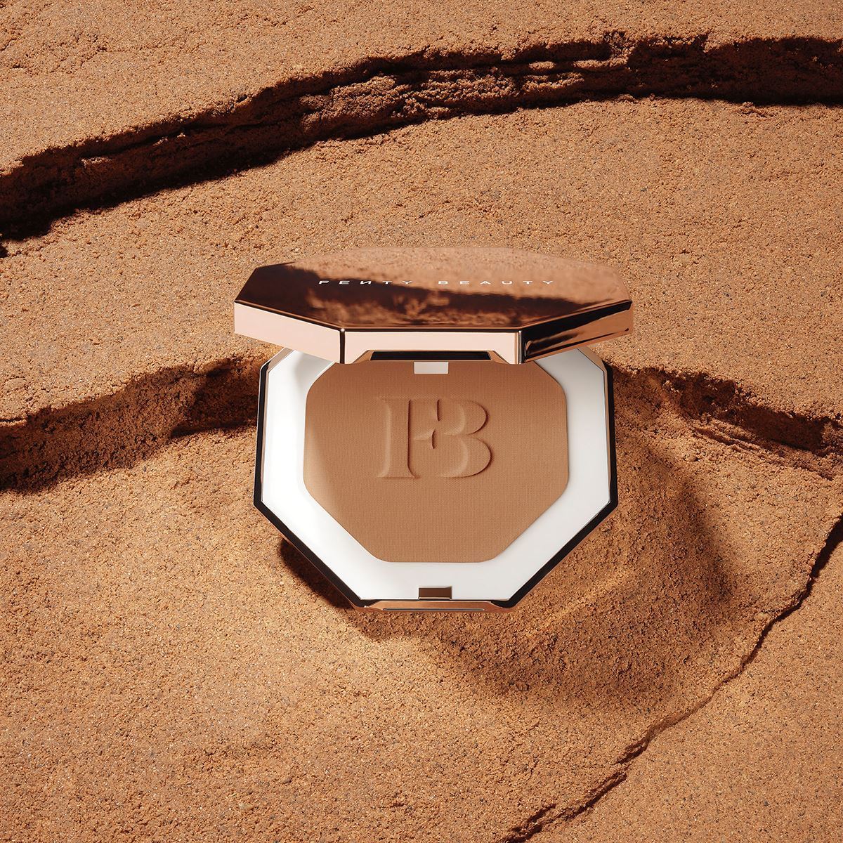 تصویر Fenty Beauty Bronzer